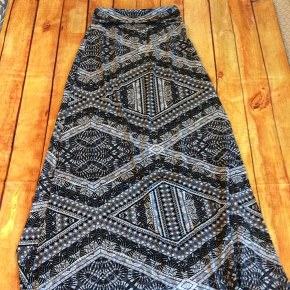 Lily Rose Geometric skirt w/ fold over waist Sz XS - Picture 5 of 6